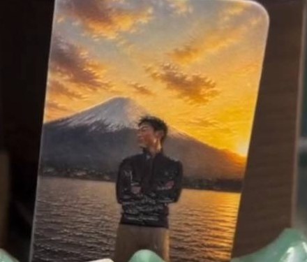 人像浮雕畫實拍 — 富士山前的人物照片做成立體浮雕作品
